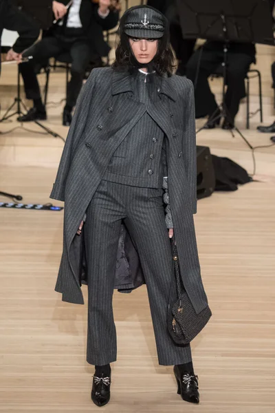 Look 13